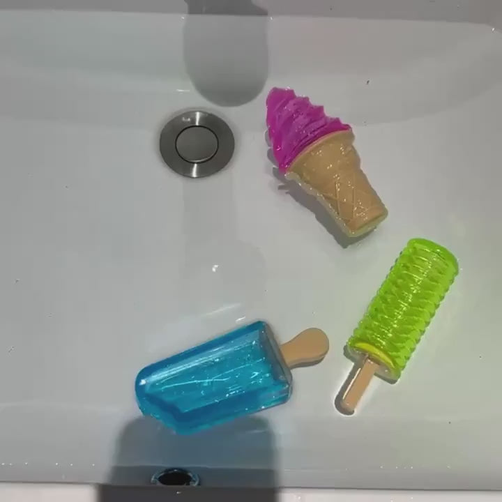 Pet life ices colling like and gnaw pet dog